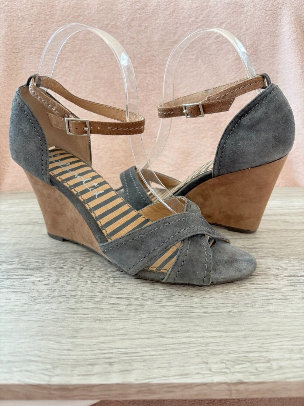 Splendid Dallas Gray & Brown Suede Buckle Ankle Strap 3.5" Wedge Sandal 7.5